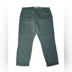 Royalty For Me “The Anklet” Deep Pine Green Cropped Pants w/Rolled Hem (Size: 6)